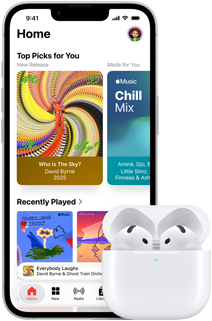 iPhone 17e, pohľad spredu, domovská stránka apky Apple Music, vedľa sú slúchadlá AirPods Pro 3 v otvorenom nabíjacom puzdre MagSafe